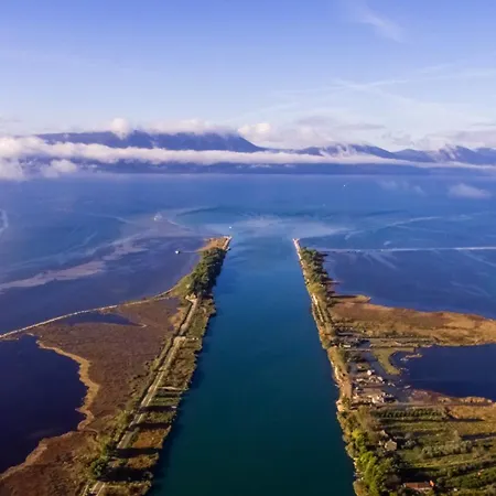 Apartment Skalin - Modern Comfort With A Local Touch *