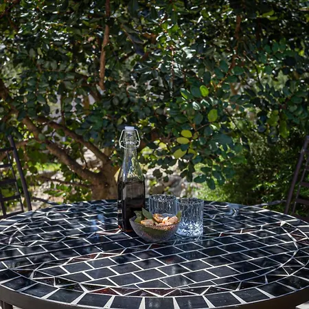 Apartment Skalin - Modern Comfort With A Local Touch *