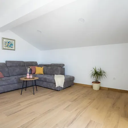 Skalin - Modern Comfort With A Local Touch *