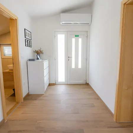 Skalin - Modern Comfort With A Local Touch Lägenhet Rogotin