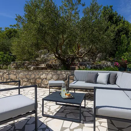 Skalin - Modern Comfort With A Local Touch Lägenhet