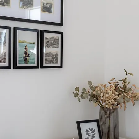 Skalin - Modern Comfort With A Local Touch Lägenhet