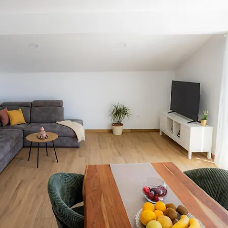 Lägenhet Skalin - Modern Comfort With A Local Touch