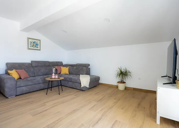 Skalin - Modern Comfort With A Local Touch *