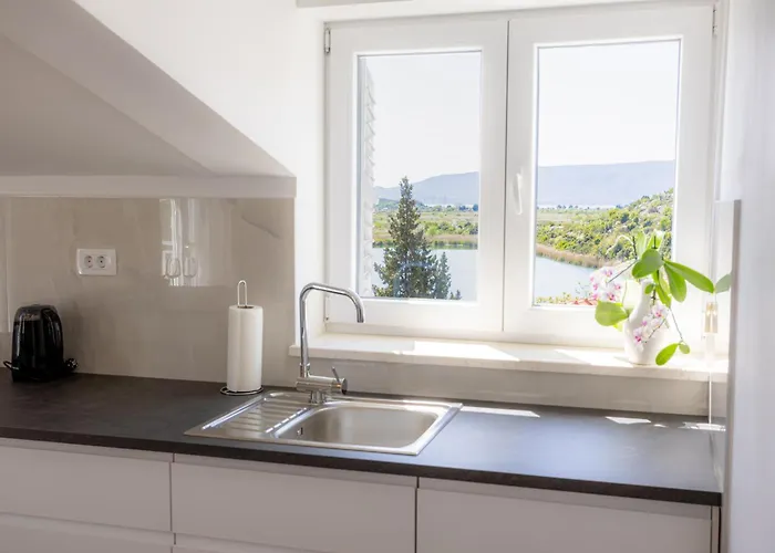 Skalin - Modern Comfort With A Local Touch * Rogotin